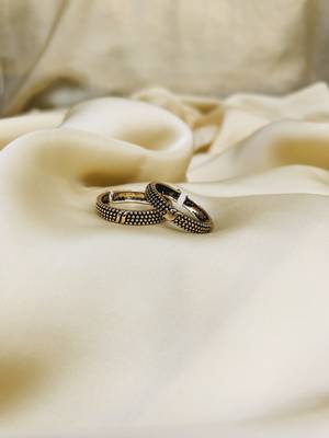 Gold toe-rings 1