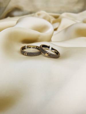 Gold toe-rings 2
