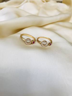Gold toe-rings 2