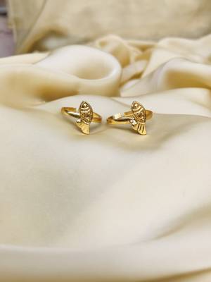 Gold toe-rings 1