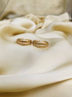 Gold toe-rings 3