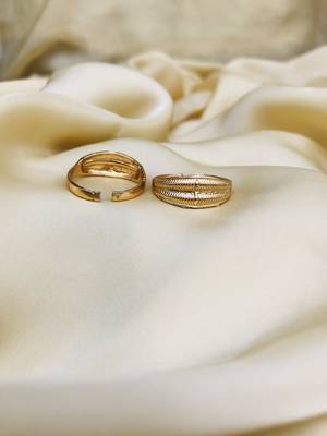 Gold toe-rings 4