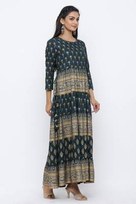 Green printed rayon kurtas-and-kurtis 4