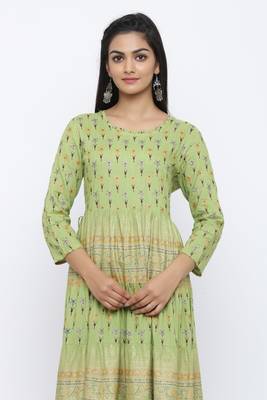 Green printed rayon kurtas-and-kurtis 5