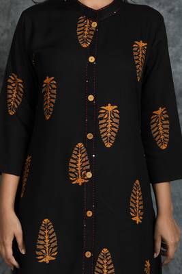 Black printed rayon long-kurtis 3