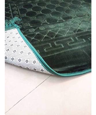 Green Velvet Anti Skid  Muslim Prayer Mat 2