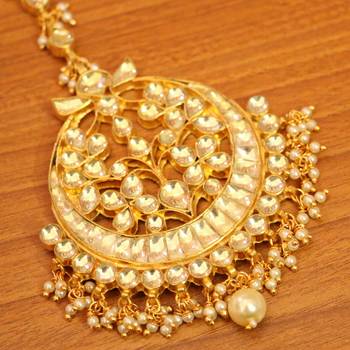 White Pearl Maang-Tikka 2