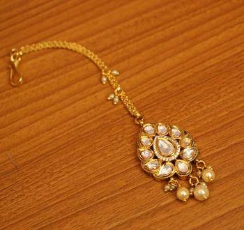 White Pearl Maang-Tikka 1