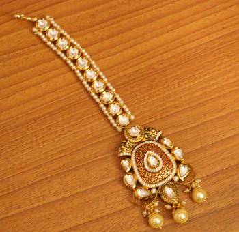 White Pearl Maang-Tikka 1
