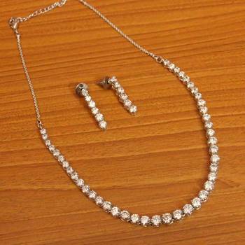 White Necklace-Sets 1