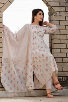 White Anarkali Floral Printed kurta Set With Dupatta .