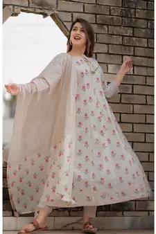 White Anarkali Floral Printed kurta Set With Dupatta .