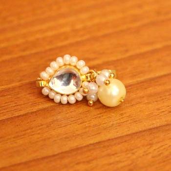 White Pearl Nose-Ring 1