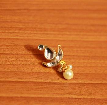 White Pearl Nose-Ring 1