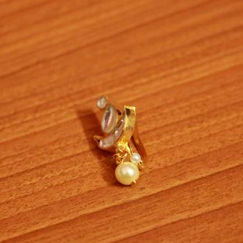 White Pearl Nose-Ring 2