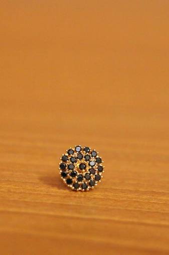 Black onyx nose-ring