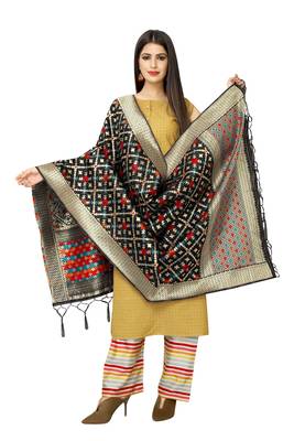 Black Banarasi Silk Jacquard Woven Dupatta 3