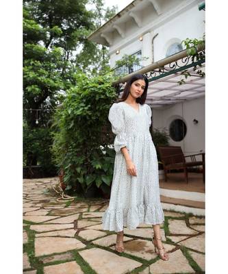 Green Stripe Puffed Sleeve Dress 2