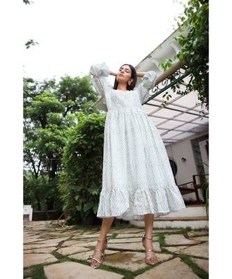 Green Stripe Puffed Sleeve Dress 3