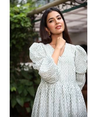 Green Stripe Puffed Sleeve Dress 4