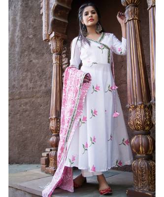 White Lotus Kurta Pant Set With Dupatta (Set of 3) 1