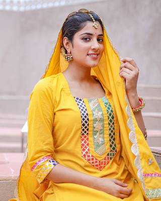 Yellow Lace Kurta & Pant With Dupatta (Set of 3) 4