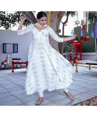 White Anarkali Kurta With Dupatta (Set of 2) 1