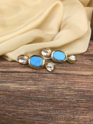 Gold earrings 3