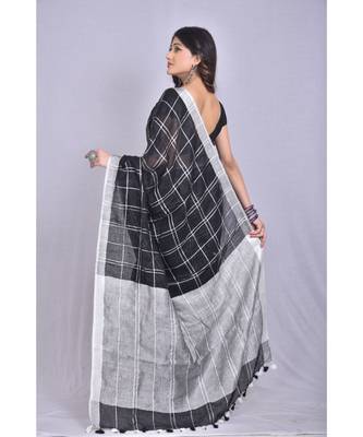 Black Linen saree with blouse with in checkered pattern 3