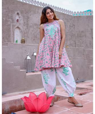 Pink & Green Mughal Butta Patch Kurta With Salwar (Set of 2) 3