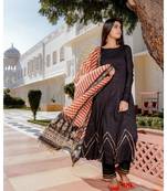 Black Backless Kurta Pant Set With Dupatta (Set of 3)