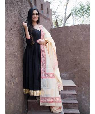 Black Kanchali Anarkali Suit (set of 2) 3