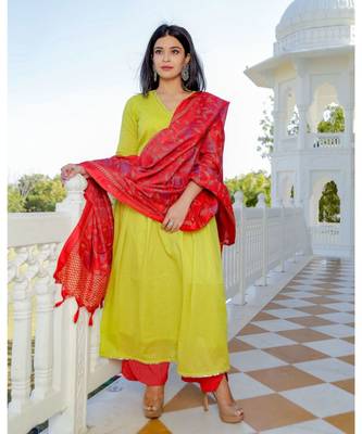 Green Katha Kurta Pant Set With Dupatta (Set of 3) 1