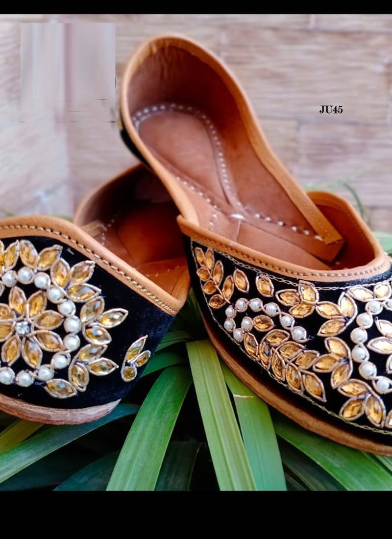 Designer Handwork Beautiful Jutti