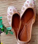Light Pink Color Designer Womens Jutti