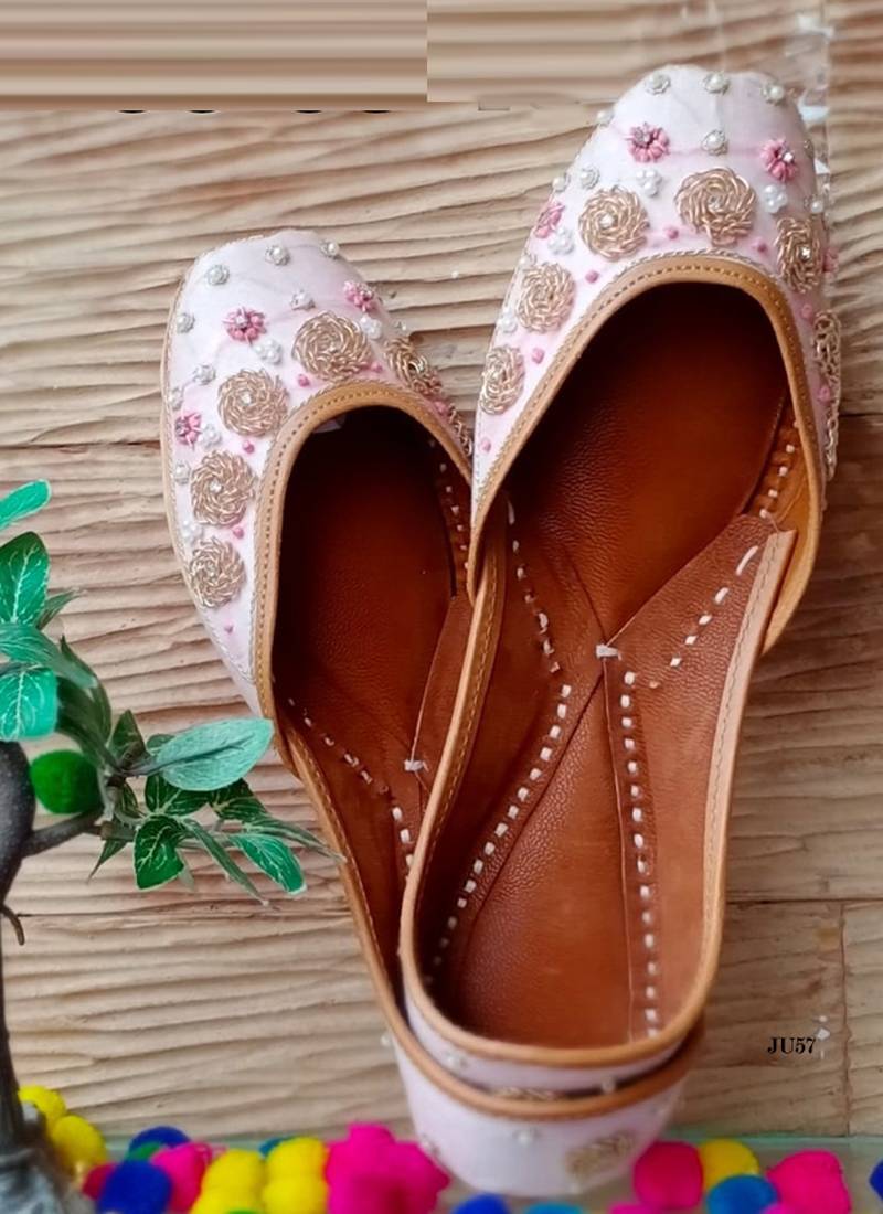 Light Pink Color Designer Womens Jutti