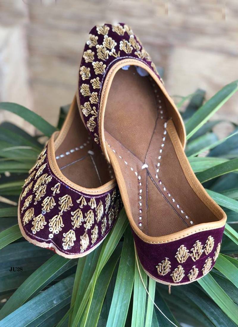 Purple Color Heavy Work Jutti