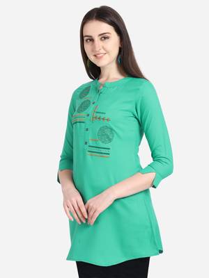 Green embroidered viscose short-kurtis 4