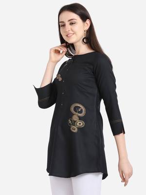 Black embroidered viscose short-kurtis 4