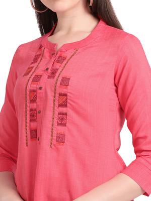 Pink embroidered viscose short-kurtis 5