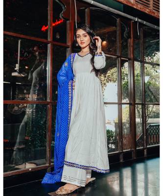 Soothing White Gotapatti Suit Set 2