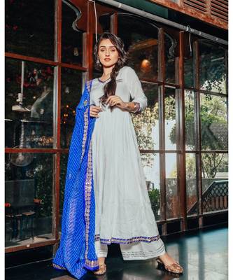 Soothing White Gotapatti Suit Set 3