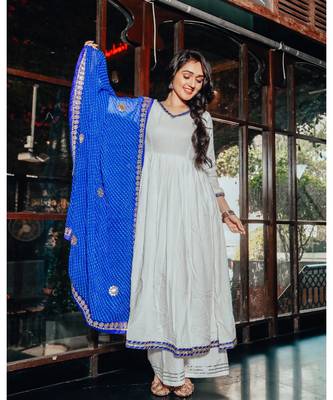 Soothing White Gotapatti Suit Set 4