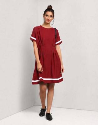 Maroon plain crepe maxi-dresses 4