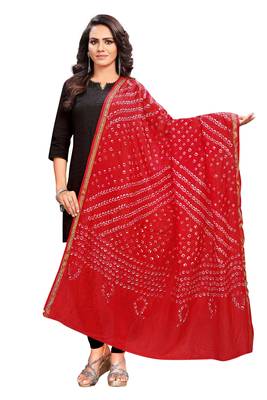 Red-Coloured Bandhani Print Dupatta and has a Zari Border 1