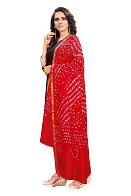 Red-Coloured Bandhani Print Dupatta and has a Zari Border 3