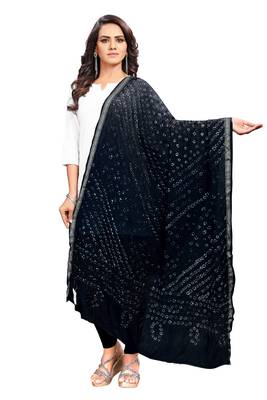 Black-Coloured Bandhani Print Dupatta and has a Zari Border 1