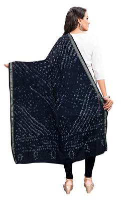 Black-Coloured Bandhani Print Dupatta and has a Zari Border 2