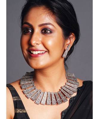 black metal antique necklace set 3