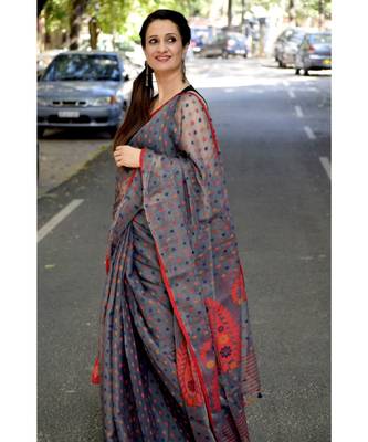 Elegance with comfort in this khadi silk jamdani saree 3